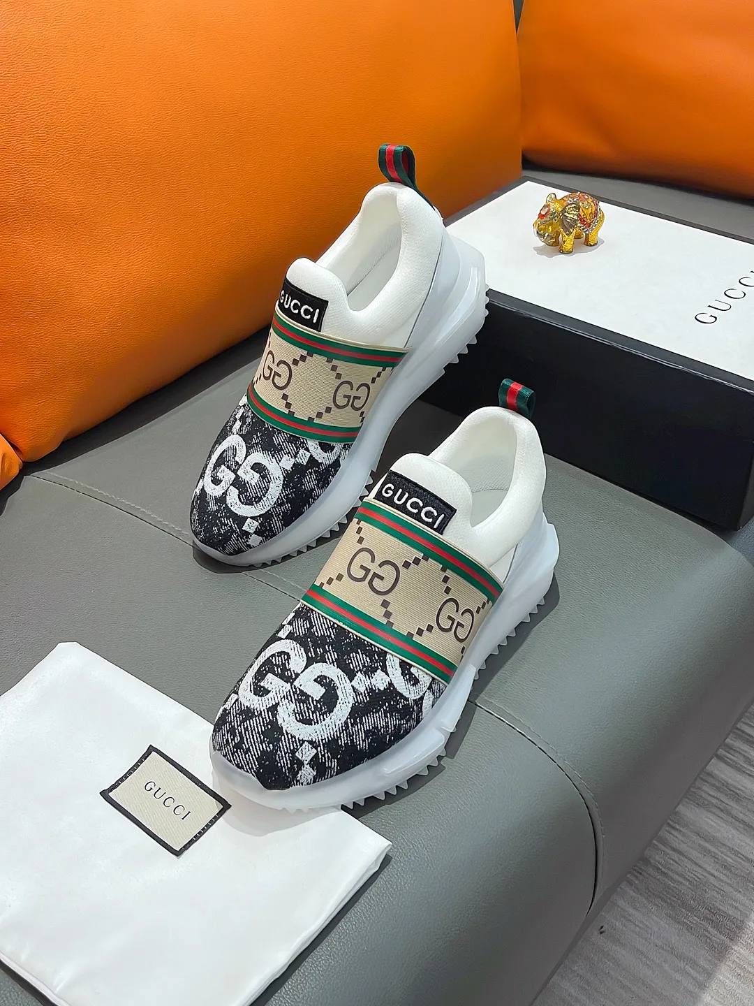 Men's shoes GUCCI "Gucci" P440 Regular size: 38-44 (casual shoes) Product materials: Selected cowhide upper, soft sheepskin feet; original factory special outsole.